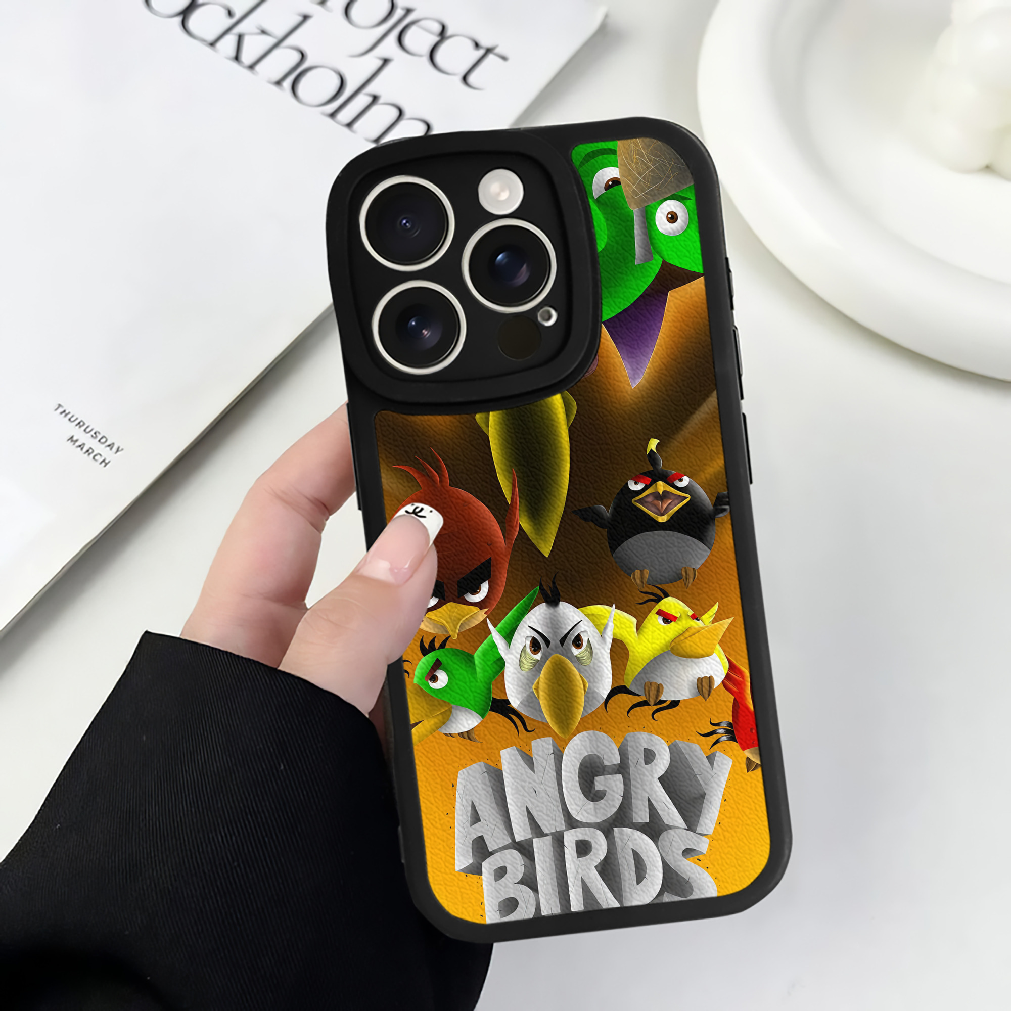 （画像用） Angry Birds アングリーバード 【iPhone 16シリーズ対応】シリコンスマホケース（レザー調） 材質：シリコン